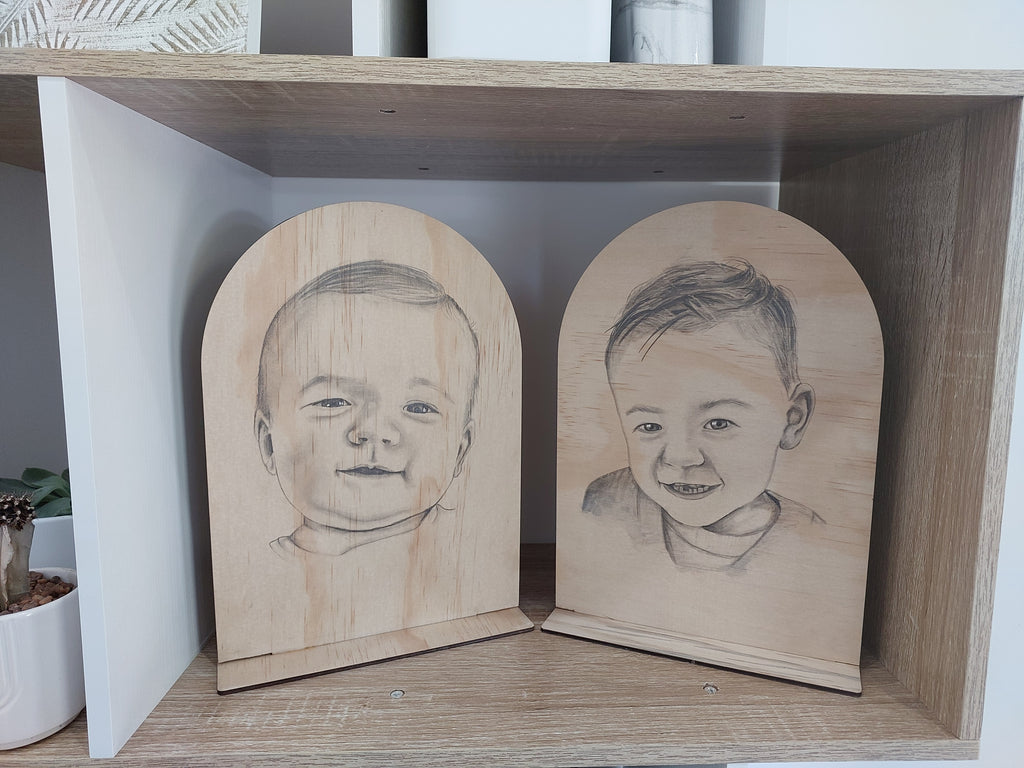 Custom Portrait Keepsake Arch Stand